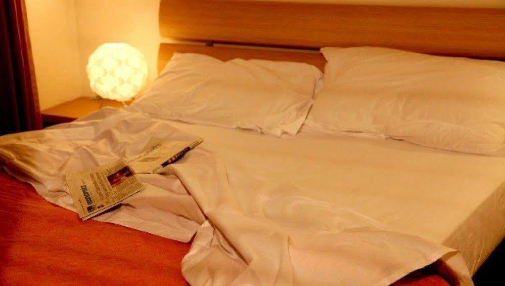 Residence Ilario Suite Hotel Riccione Zewnętrze zdjęcie