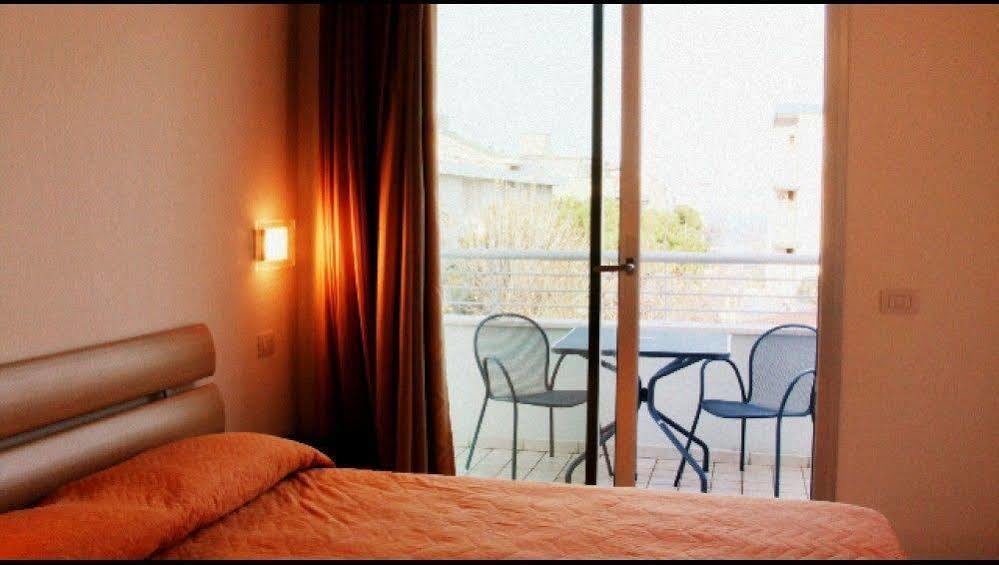Residence Ilario Suite Hotel Riccione Zewnętrze zdjęcie